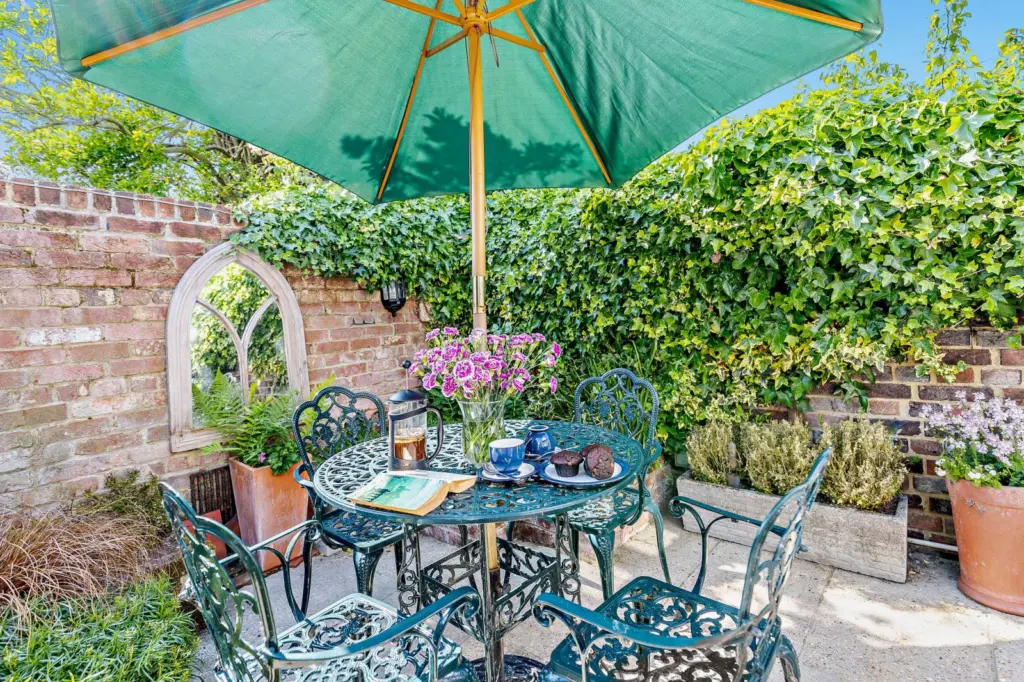 Crown Cottage