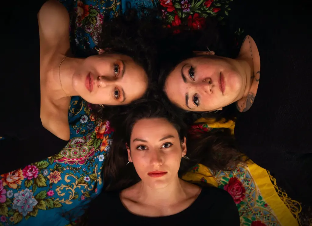 Alkanna Graeca – Greek Vocal Trio, with Max Baillie